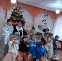 Новогодний утренник в старше-подготовительной группе "Снежная королева" Новогодний утренник в старше-подготовительной группе "Снежная королева".